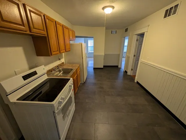 $1,400 | 1447 Dwight Street, Unit 1L, Holyoke, MA 01040