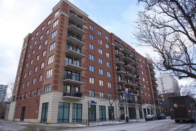 $2,350 | 4848 North Sheridan Road, Unit 403, Chicago, IL 60640