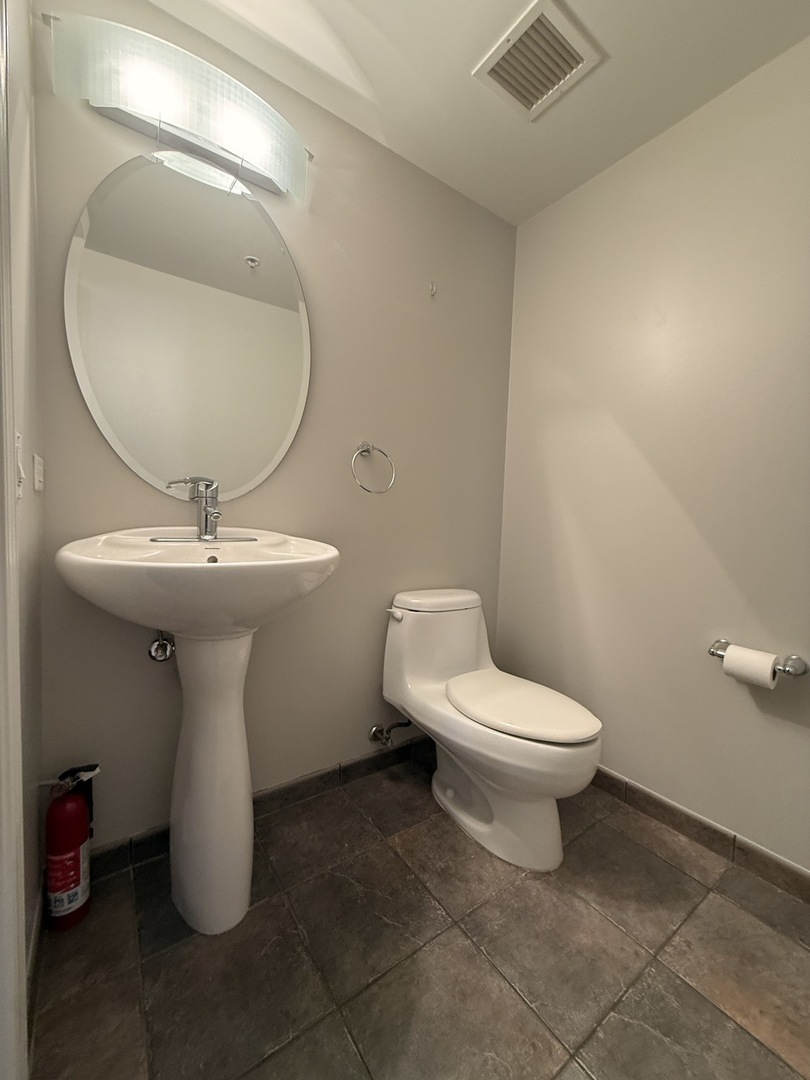 4848 North Sheridan Road, Unit 403 Chicago, IL 60640 - Photo 14 of 21