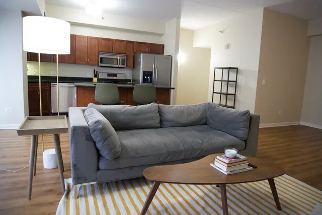 $2,350 | 4848 North Sheridan Road, Unit 403, Chicago, IL 60640