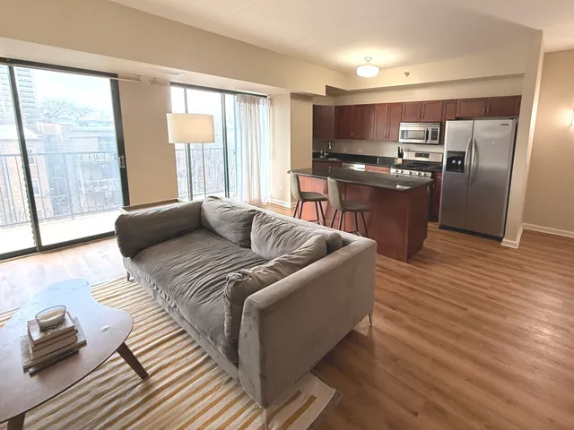 $2,350 | 4848 North Sheridan Road, Unit 403, Chicago, IL 60640