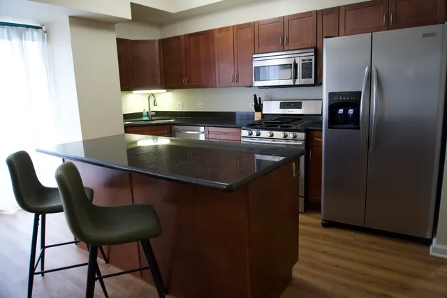 $2,350 | 4848 North Sheridan Road, Unit 403, Chicago, IL 60640