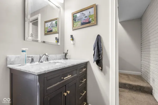 $579,900 | 1935 Brookfield Court, Columbus, IN 47201