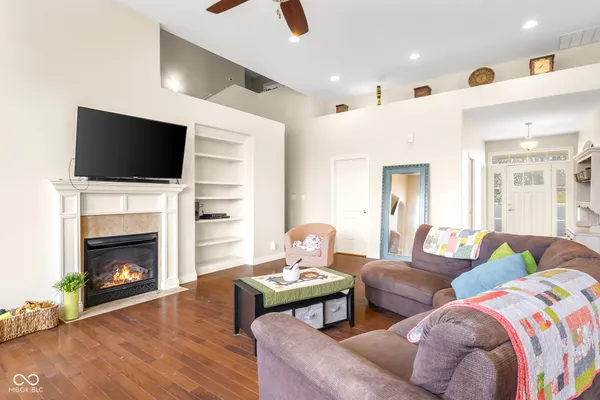 $579,900 | 1935 Brookfield Court, Columbus, IN 47201
