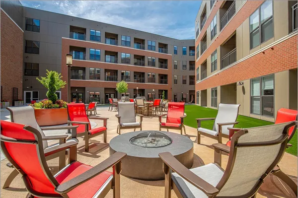 $3,500 | 1008 South Park Street, Madison, WI 53715