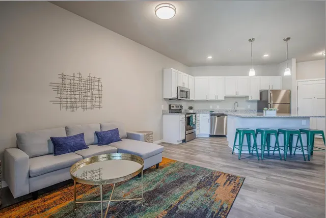 $3,500 | 1008 South Park Street, Madison, WI 53715