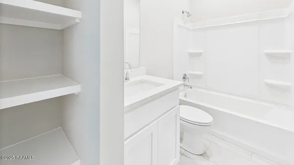 $344,000 | 117 Harvest Falls Drive, Broussard, LA 70518