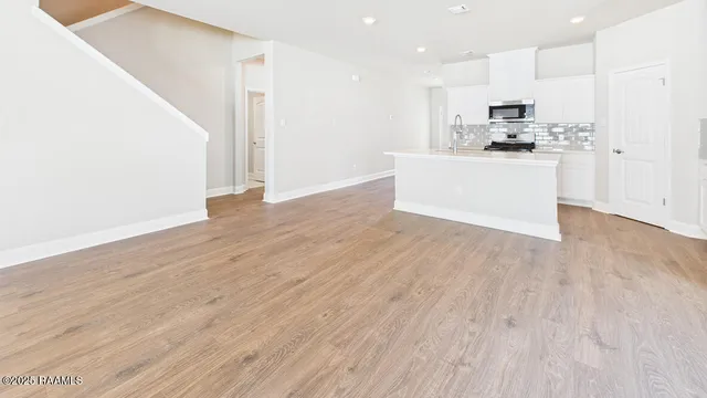 $346,500 | 117 Harvest Falls Drive, Broussard, LA 70518