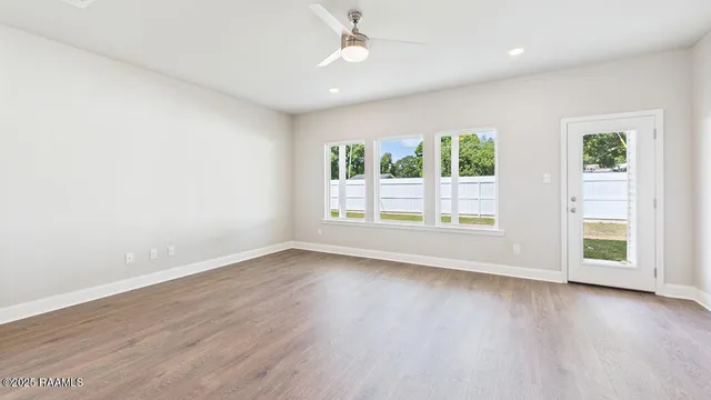 $346,500 | 117 Harvest Falls Drive, Broussard, LA 70518