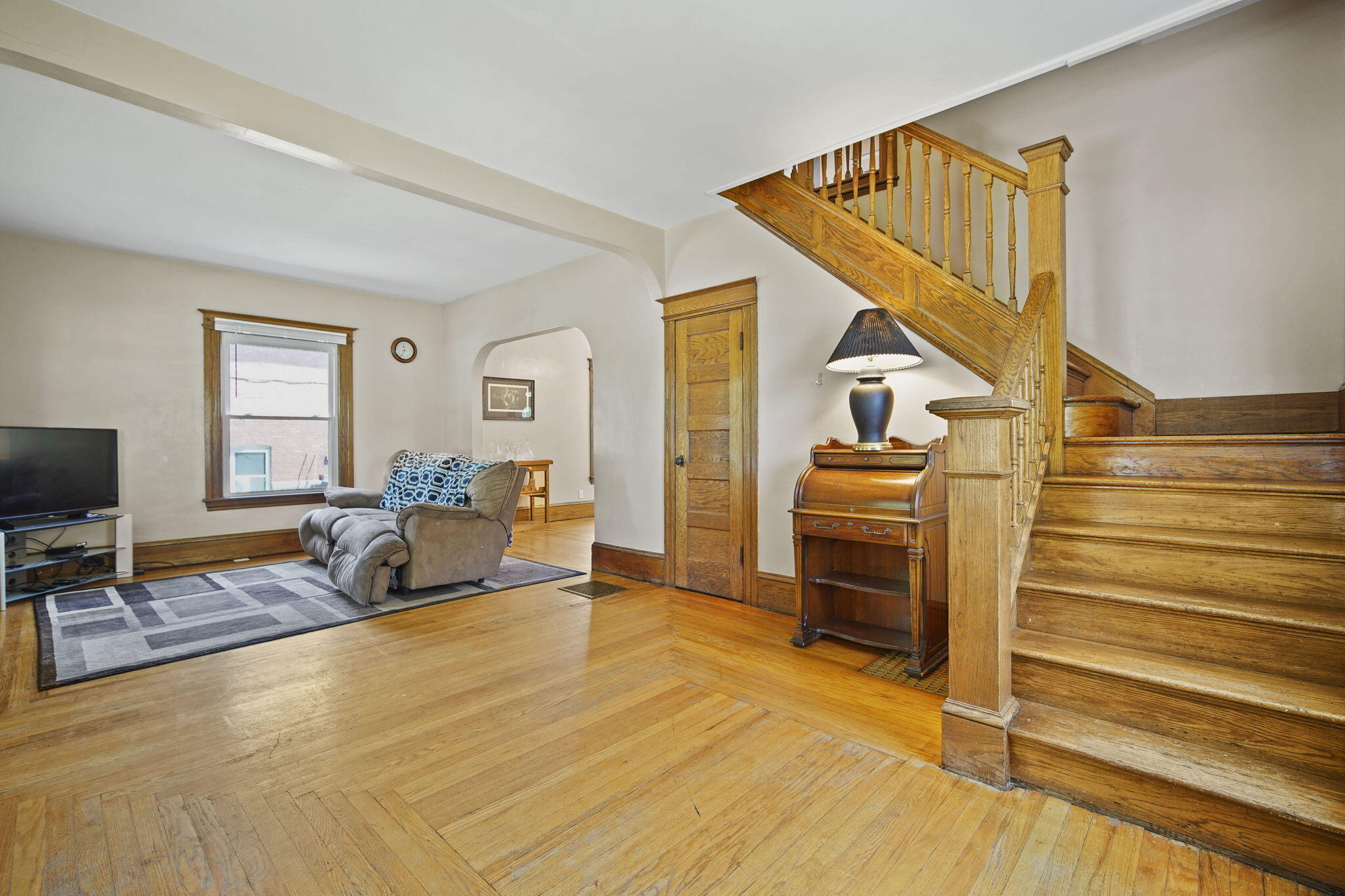 807 Bush Street Jackson, MI 49202 - Photo 2 of 29 web_DSC00700