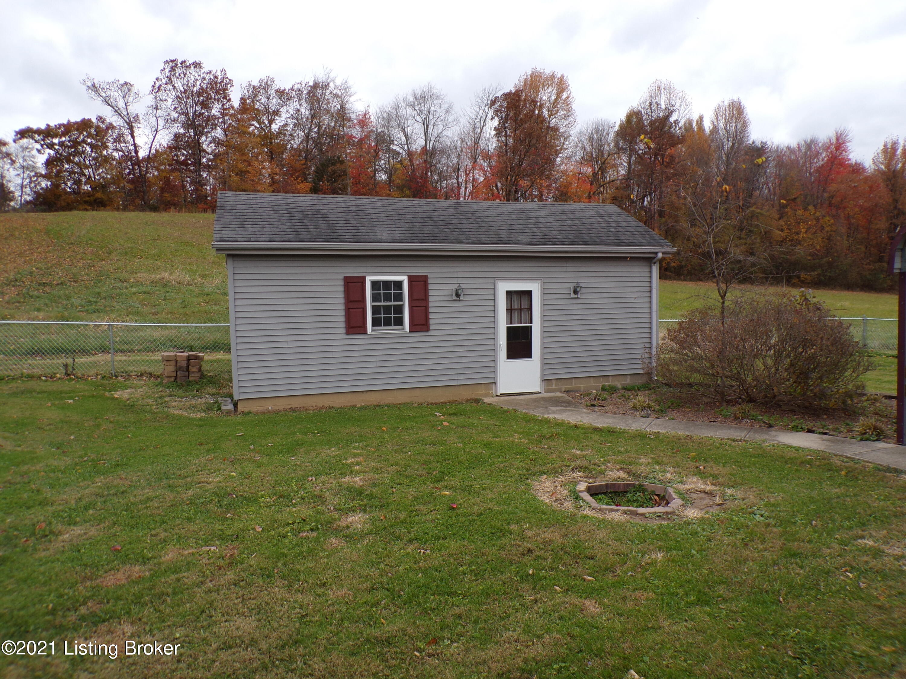 45 North St Francis Road Loretto, KY 40037 - Photo 5 of 22 100_0131
