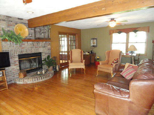 8057 Killarney Aire Road Roscoe, IL 61073 - Photo 4 of 11 Gallery Image 4