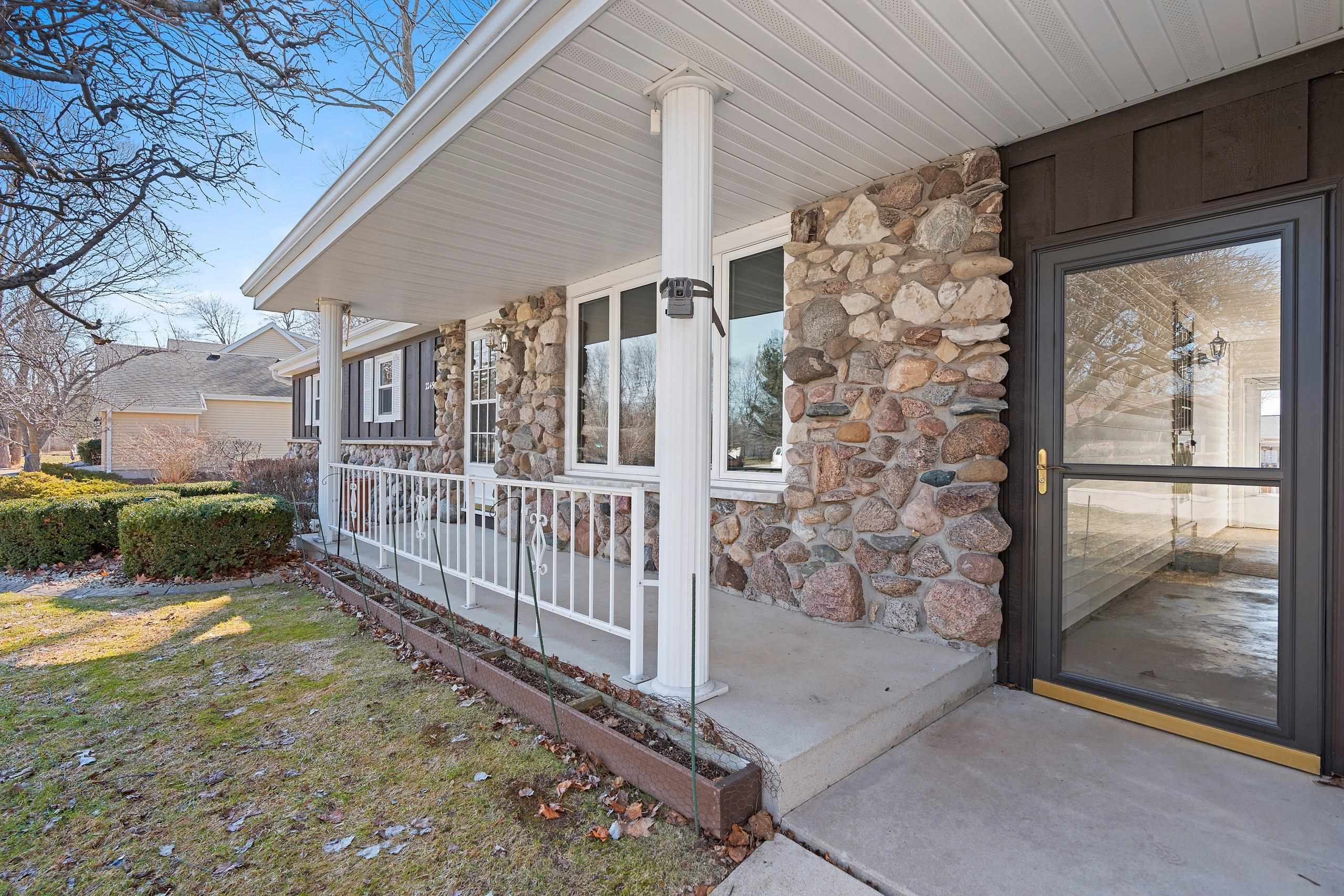 2245 Larkspur Drive Appleton, WI 54915 - Photo 3 of 51