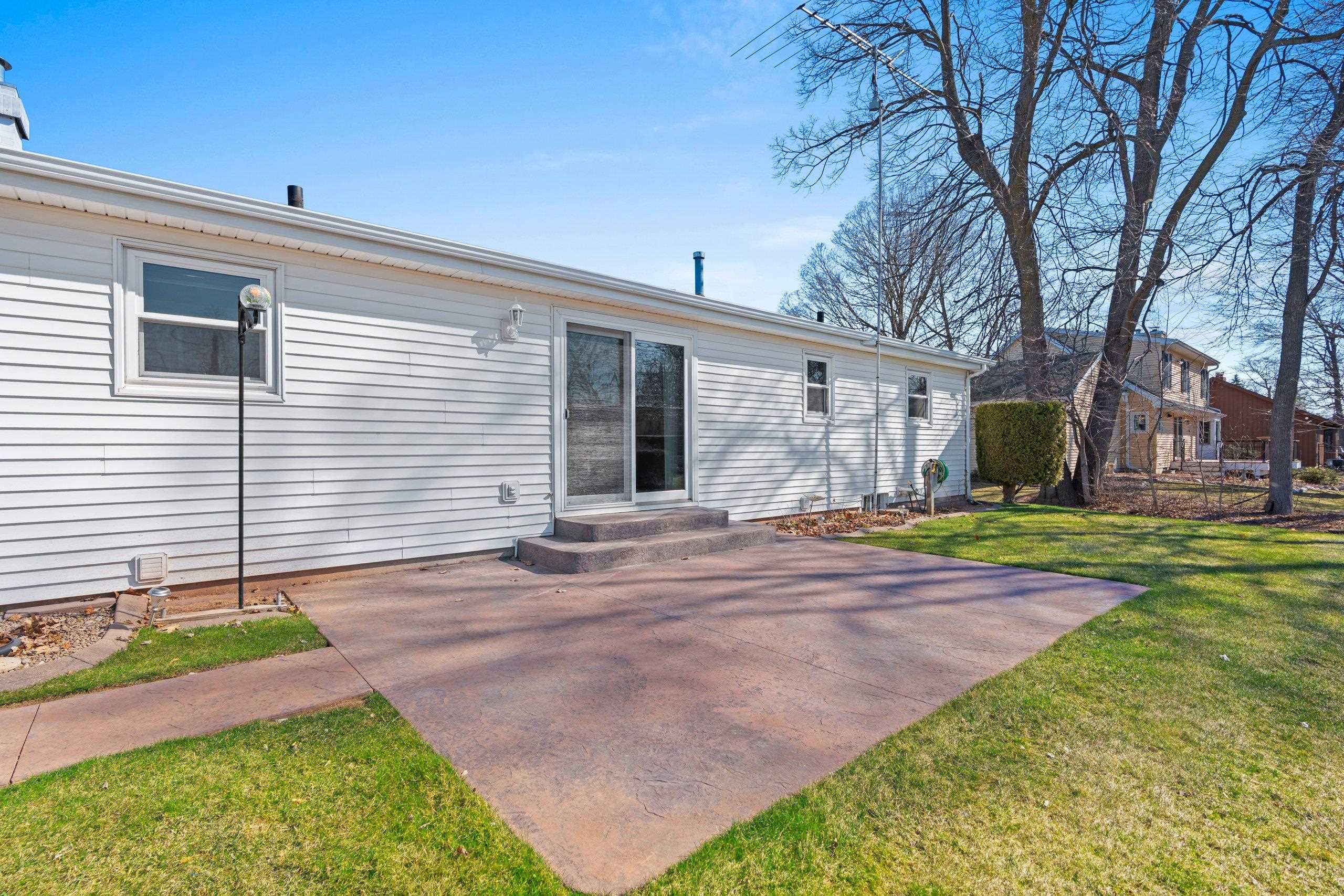 2245 Larkspur Drive Appleton, WI 54915 - Photo 7 of 51