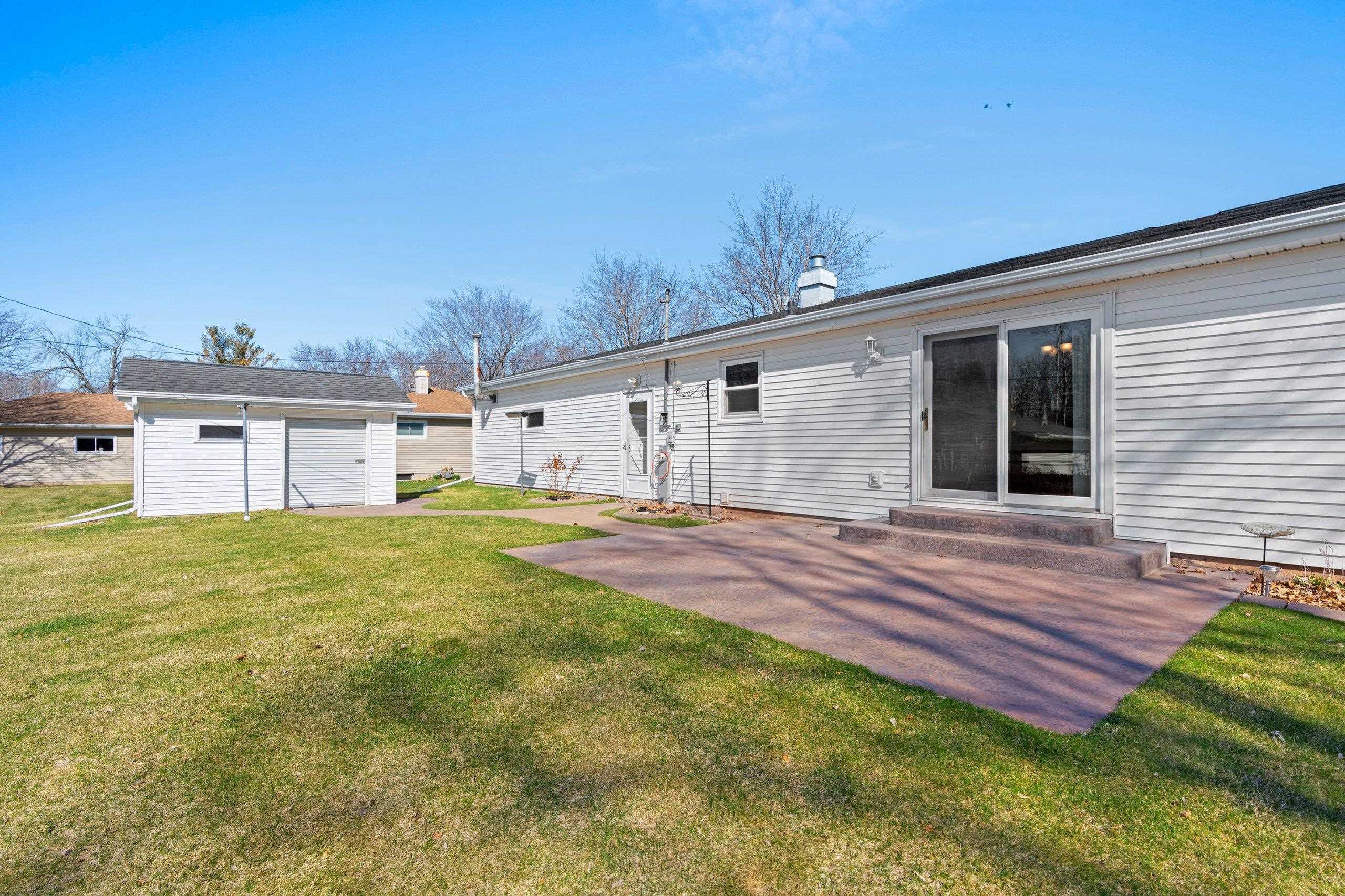 2245 Larkspur Drive Appleton, WI 54915 - Photo 8 of 51