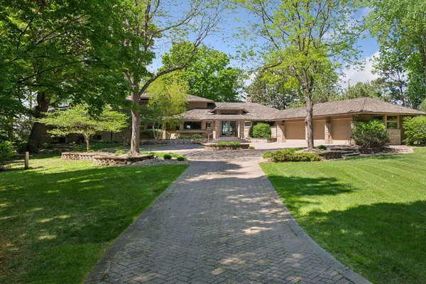 $4,495,000 | 28235 Boulder Circle, Excelsior, MN 55331