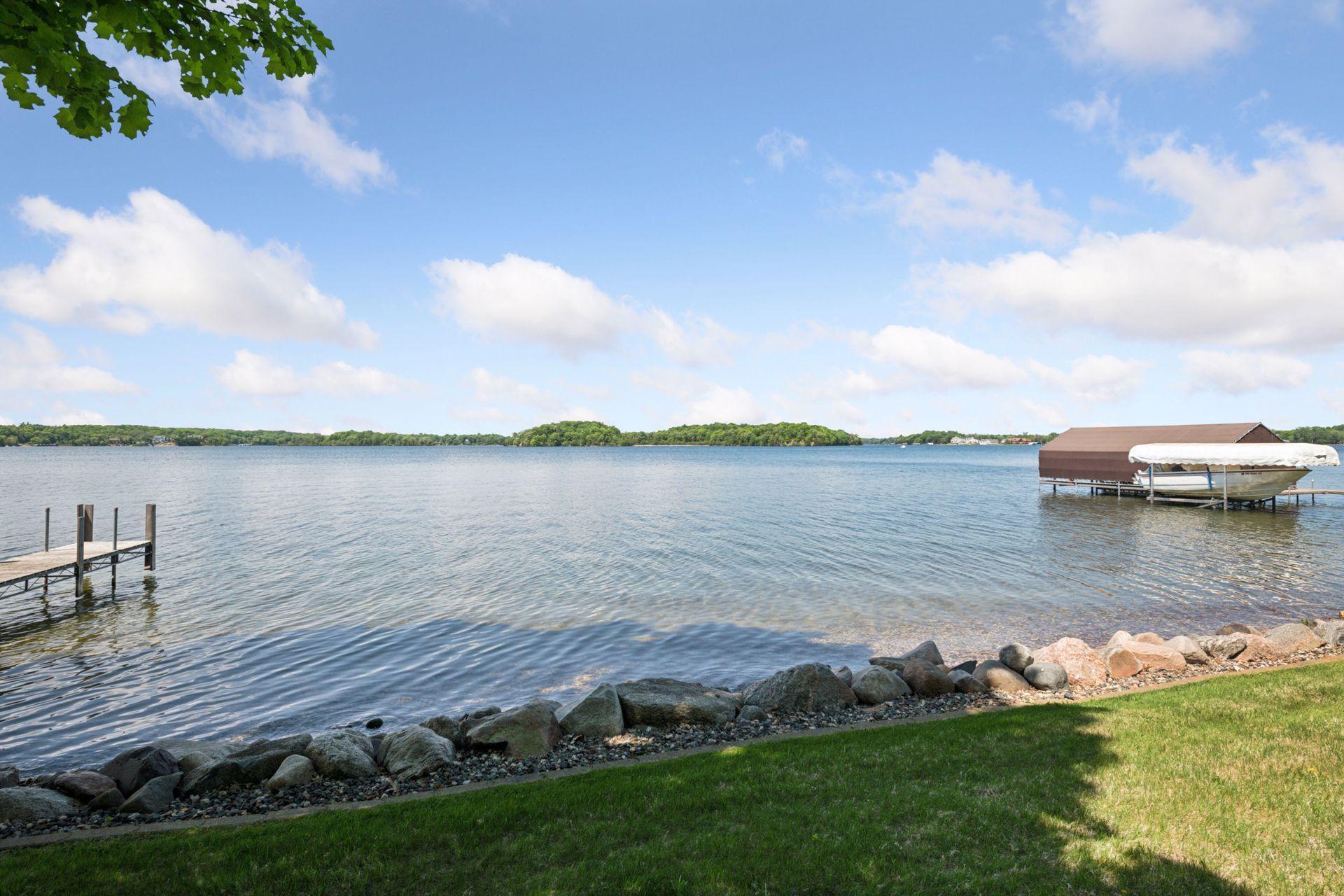 28235 Boulder Circle Excelsior, MN 55331 - Photo 4 of 16