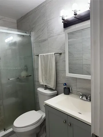 $2,777 | Hollywood Lakes, Hollywood, FL 33020