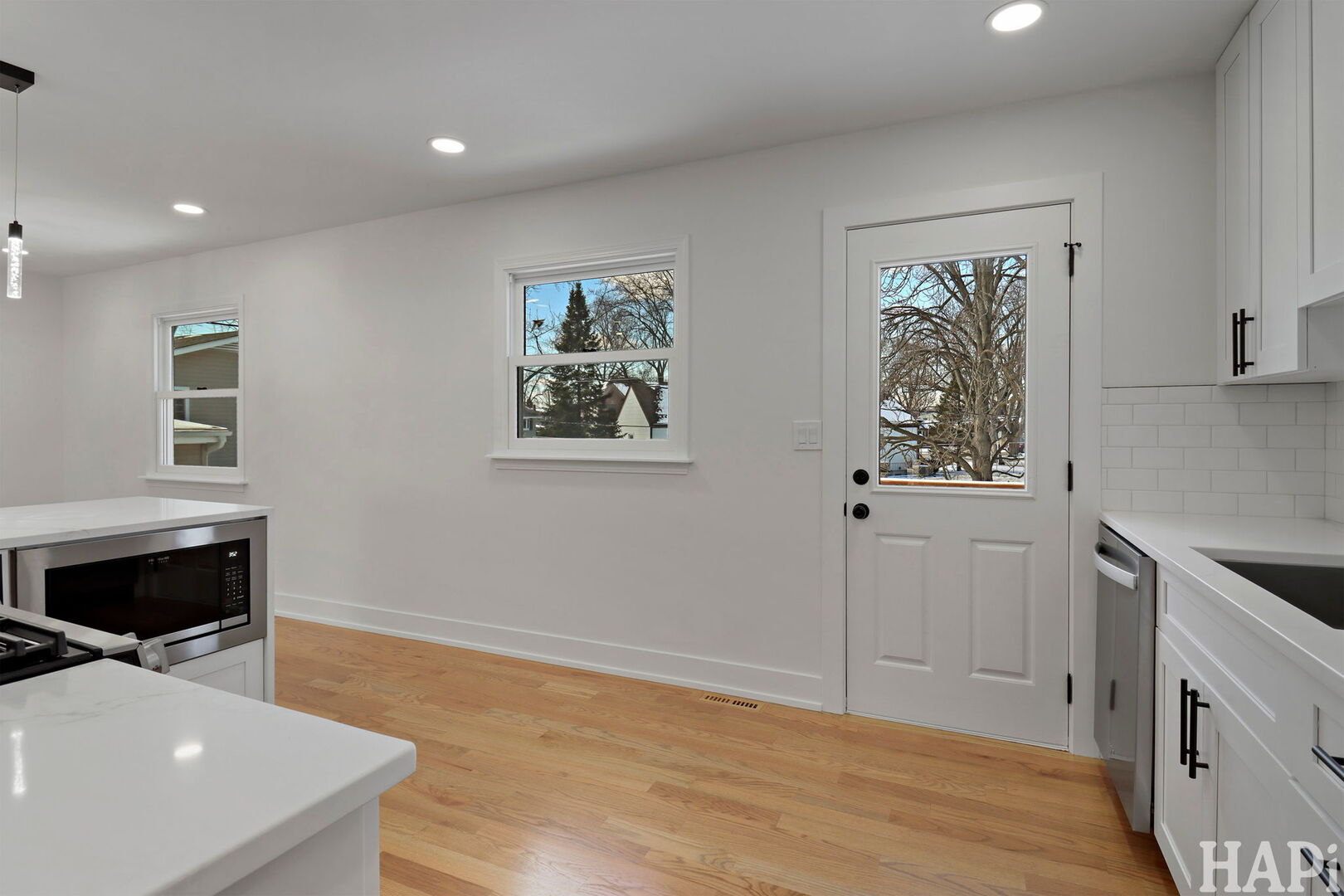 496 Raupp Boulevard Buffalo Grove, IL 60089 - Photo 13 of 33