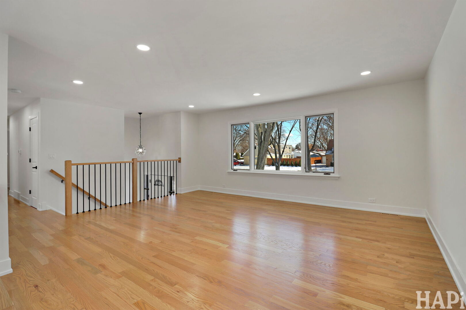 496 Raupp Boulevard Buffalo Grove, IL 60089 - Photo 3 of 33
