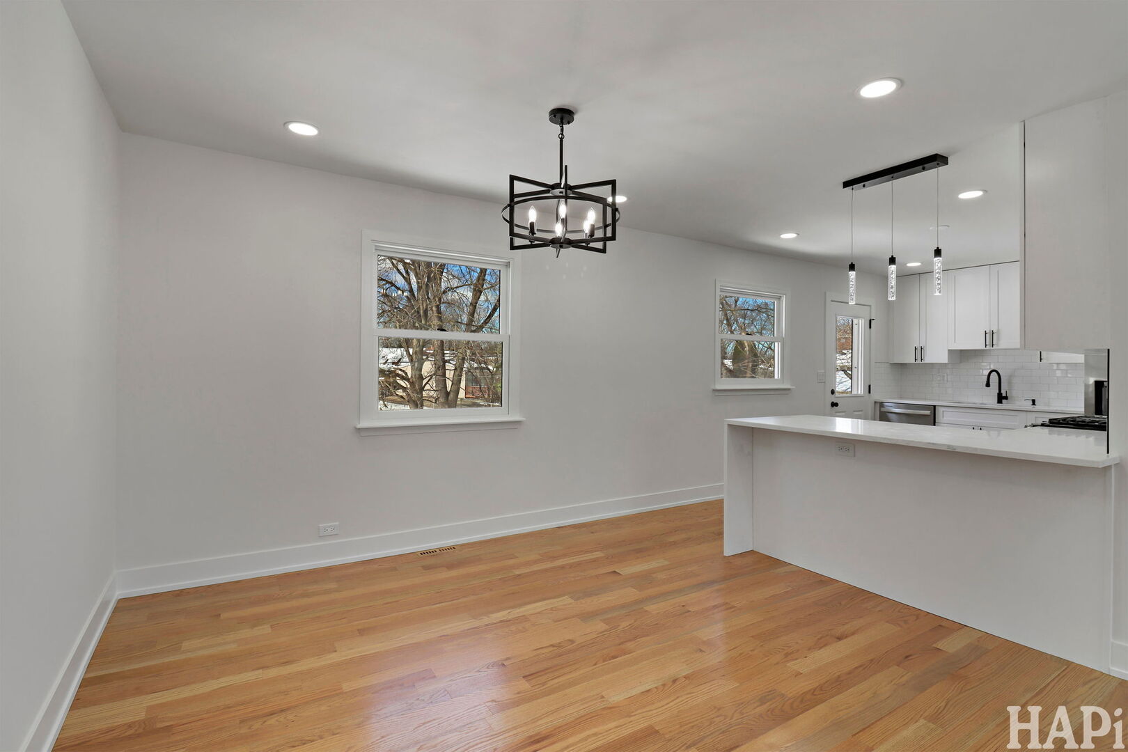 496 Raupp Boulevard Buffalo Grove, IL 60089 - Photo 7 of 33