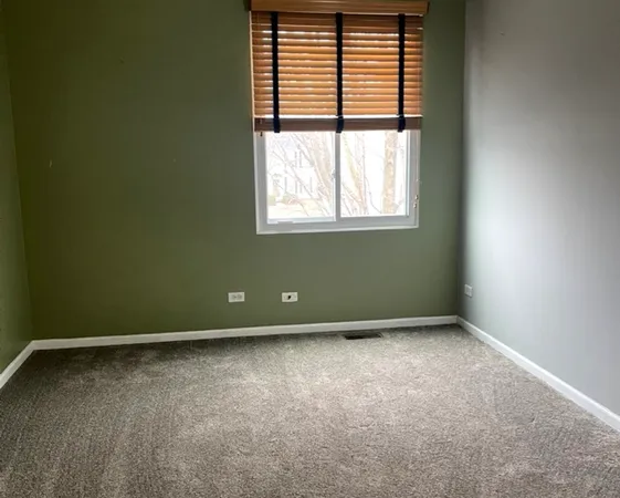 $2,300 | 939 Symphony Drive, Aurora, IL 60504
