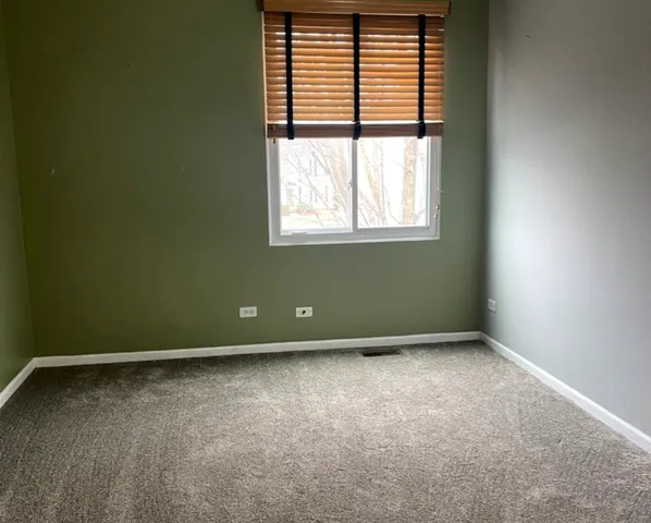 $2,500 | 939 Symphony Drive, Aurora, IL 60504