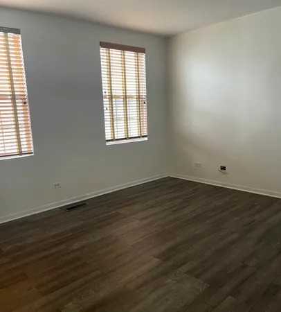 $2,300 | 939 Symphony Drive, Aurora, IL 60504