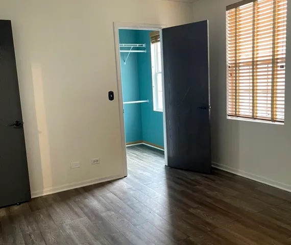 $2,500 | 939 Symphony Drive, Aurora, IL 60504