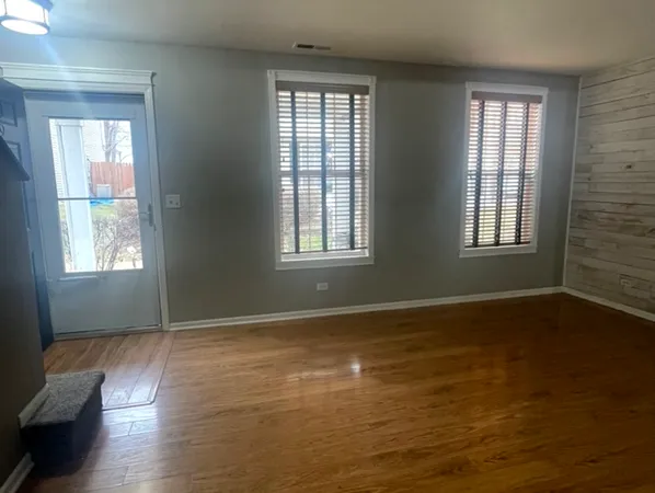 $2,300 | 939 Symphony Drive, Aurora, IL 60504