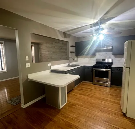 $2,300 | 939 Symphony Drive, Aurora, IL 60504