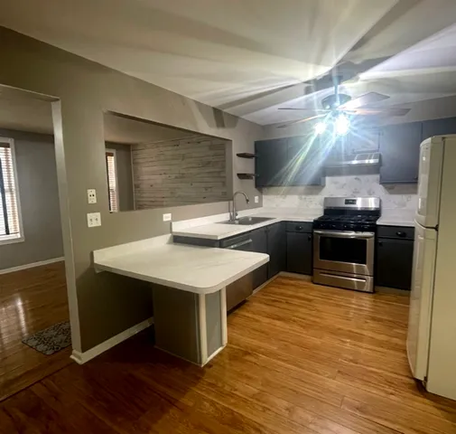 $2,500 | 939 Symphony Drive, Aurora, IL 60504