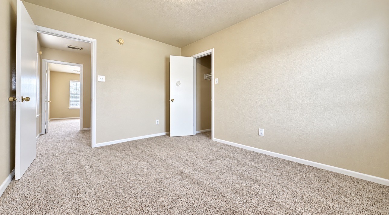 11415 Almeda Genoa Road Houston, TX 77034 - Photo 24 of 32 2nd bedroom