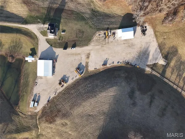 $1,000,000 | 4015 Pike 9140, Louisiana, MO 63353