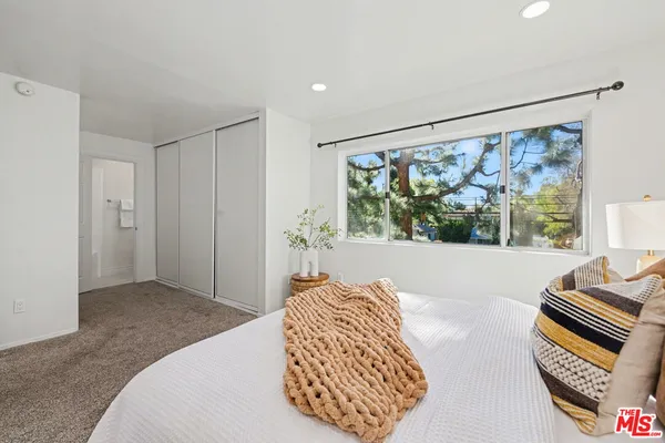 $2,995 | 14850 Hesby Street, Unit 203, Sherman Oaks, CA 91403