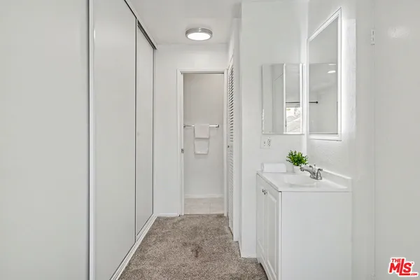 $2,995 | 14850 Hesby Street, Unit 203, Sherman Oaks, CA 91403