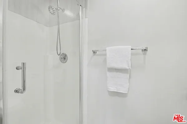 $2,995 | 14850 Hesby Street, Unit 203, Sherman Oaks, CA 91403