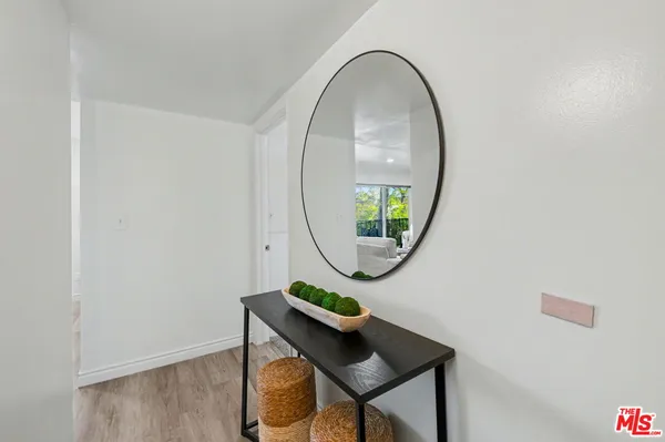 $2,995 | 14850 Hesby Street, Unit 203, Sherman Oaks, CA 91403