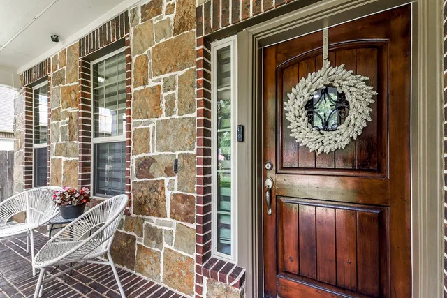 a view of entryway with a rug