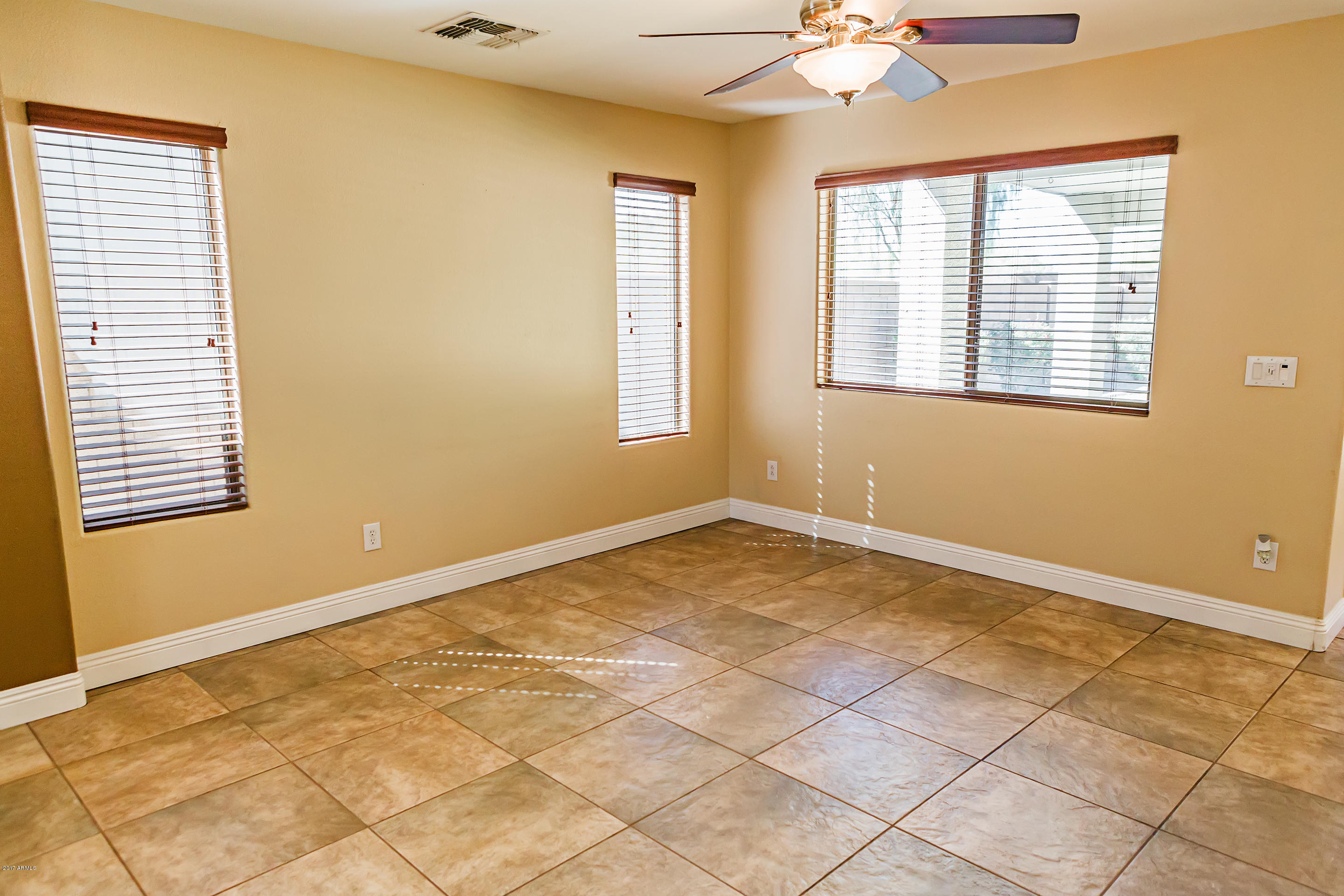 2506 West Red Fox Road Phoenix, AZ 85085 - Photo 11 of 49 ZJ3A1197