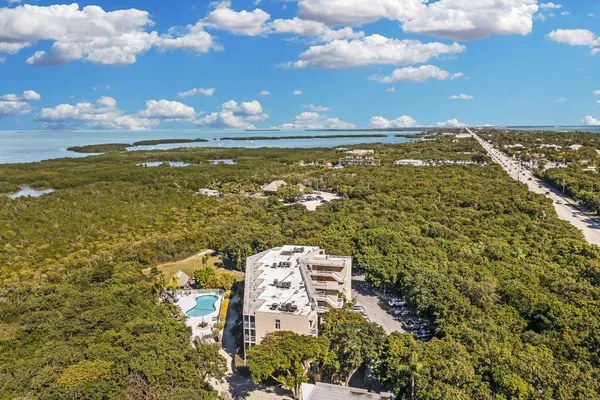 a view of a terrace with sky view