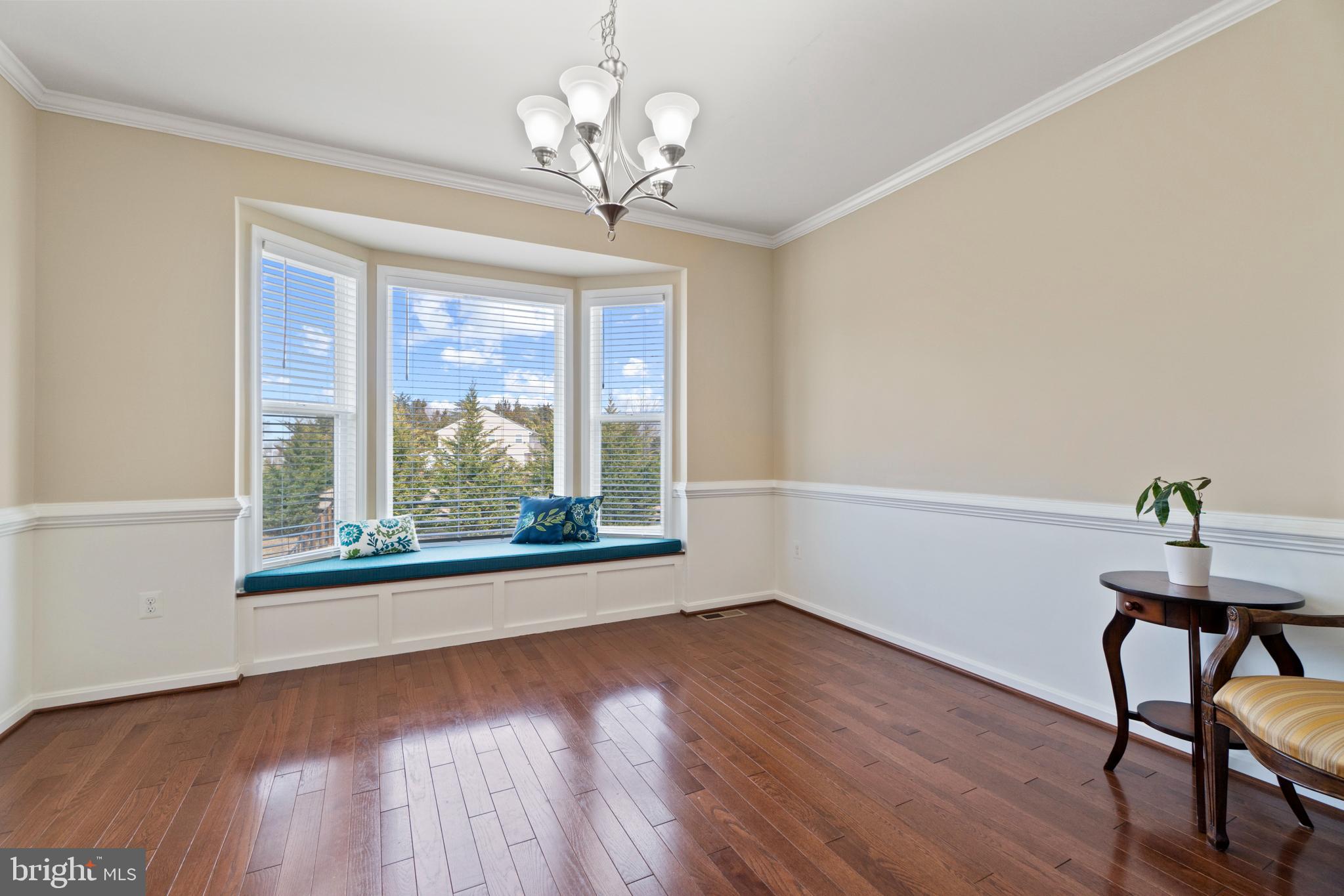 92 Heflin Road Stafford, VA 22556 - Photo 6 of 48 Gorgeous bay window in dining room