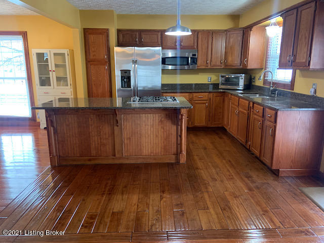 6388 Bloomfield Road Bardstown, KY 40004 - Photo 5 of 24 IMG_1371