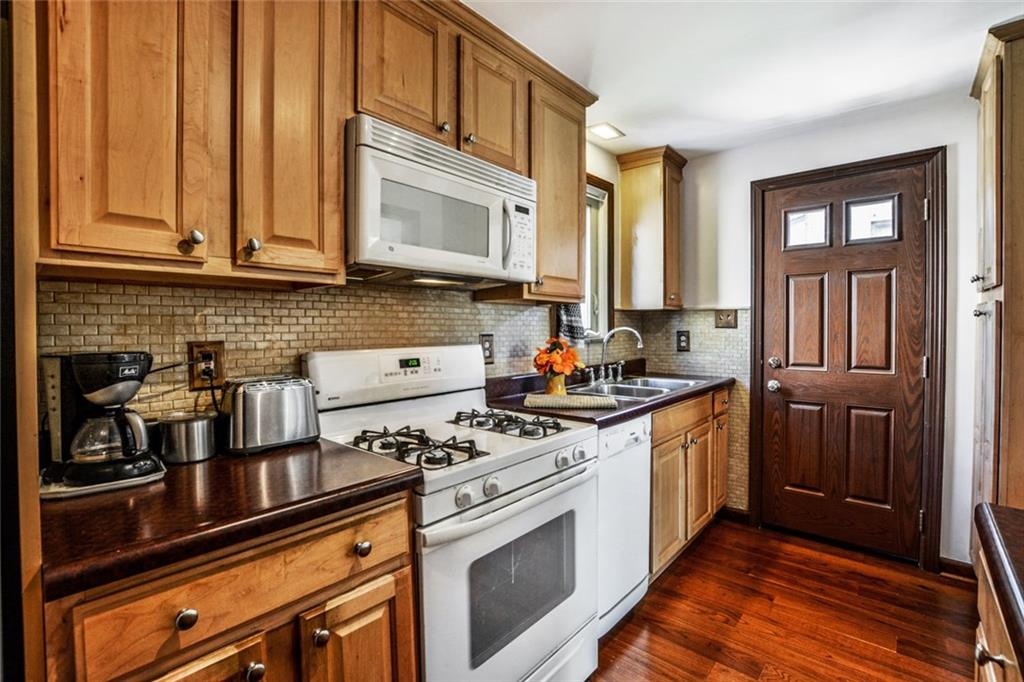 2420 Ridgeland Place Pittsburgh, PA 15212 - Photo 9 of 22 Gallery Image 9