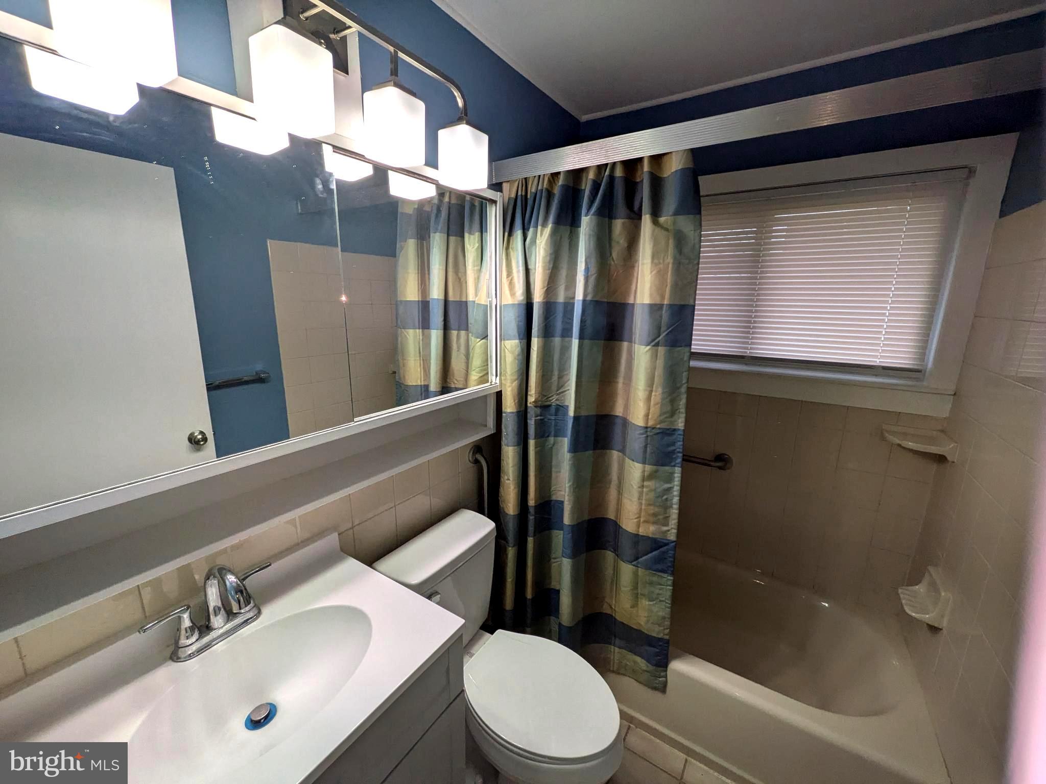 71 Handy Road Levittown, PA 19056 - Photo 8 of 15