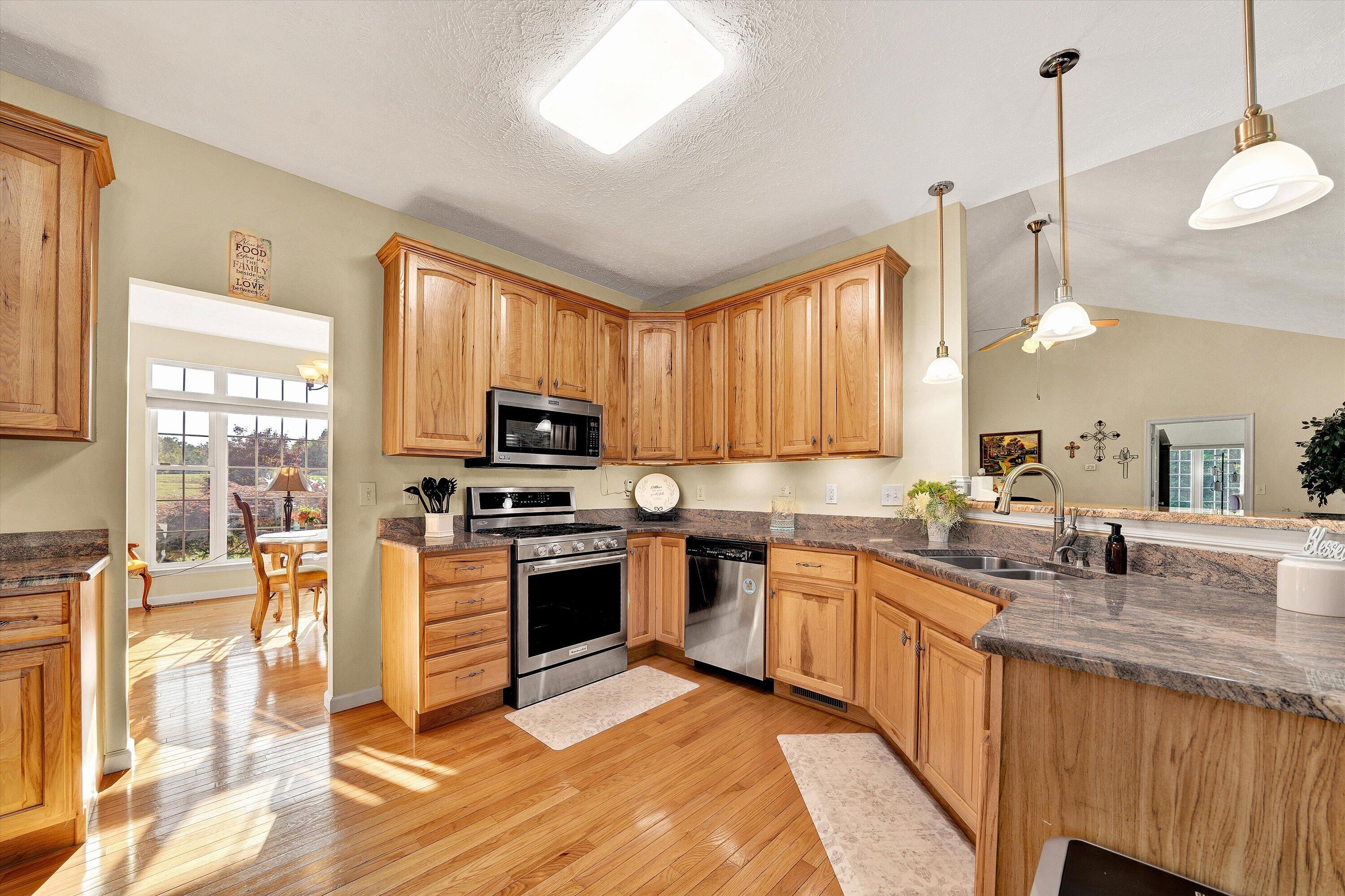 137 Shanleys Loop Ferrum, VA 24088 - Photo 15 of 45 Kitchen