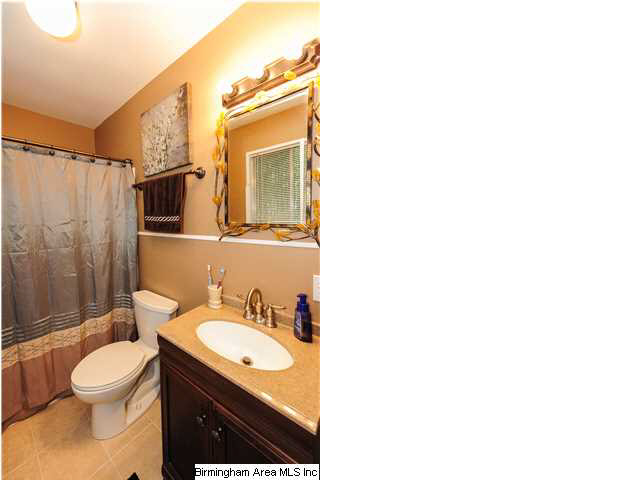 916 South Forrest Drive Birmingham, AL 35209 - Photo 19 of 24