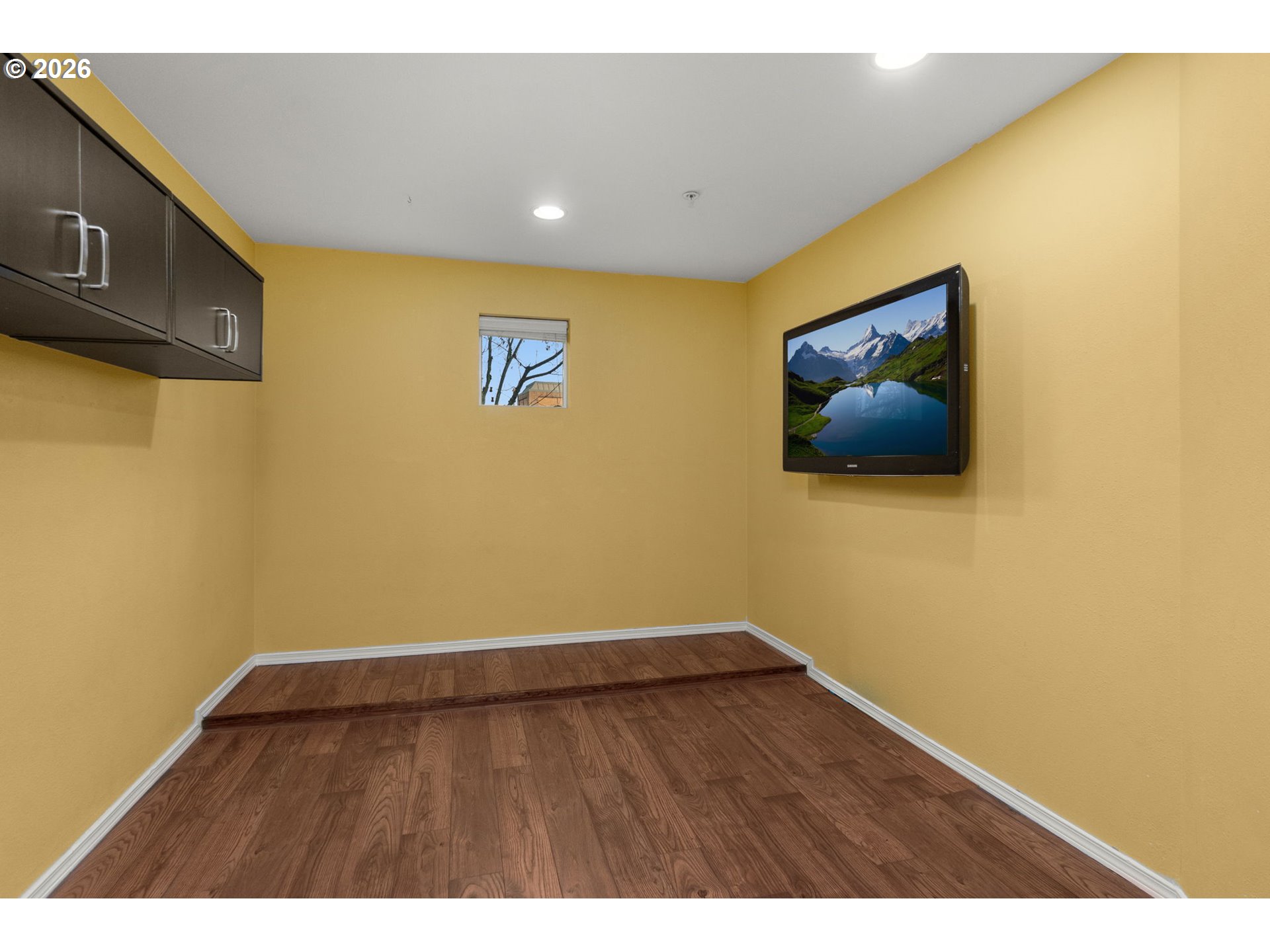 1814 Southeast Cutter Lane Vancouver, WA 98661 - Photo 23 of 40 a view of empty room with wooden floor