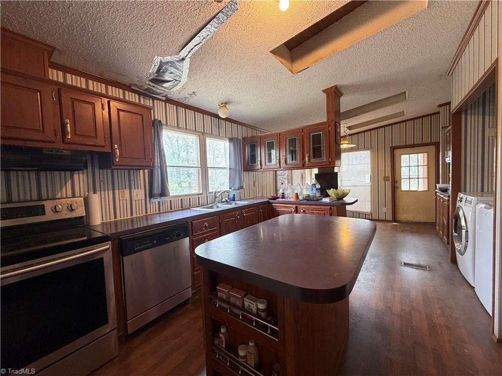 5636 Mertie Road Millers Creek, NC 28651 - Photo 9 of 38