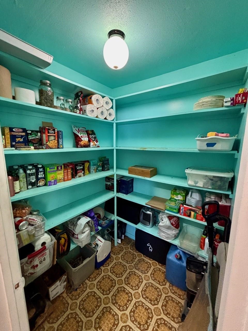 57 Bir Road, Unit 1 Bishop, CA 93514 - Photo 11 of 35 a room with lots of different kinds of flowers